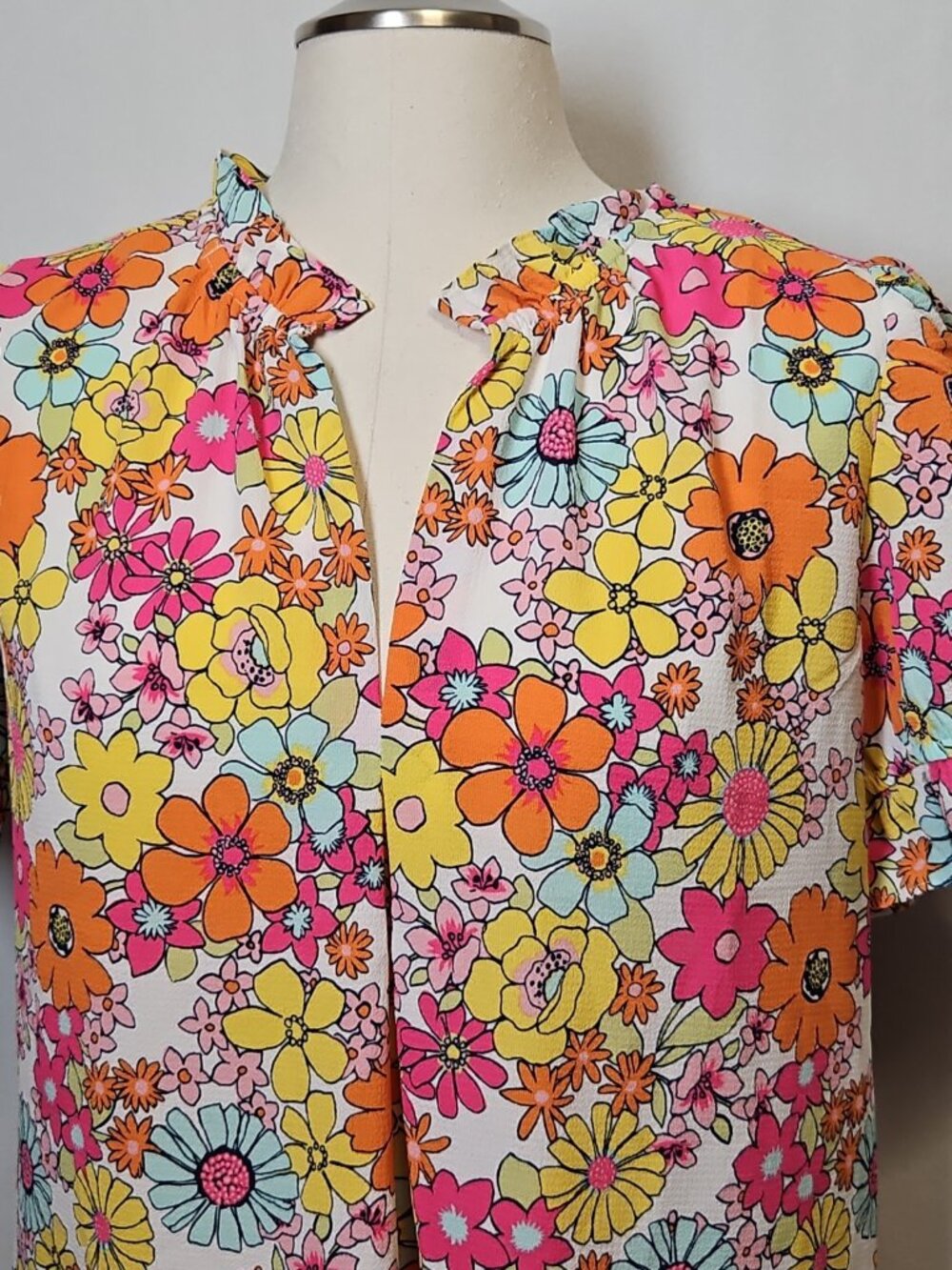 New Floral & Ivy Floral Top Womens Sz L Daisies S/S Ruffled Balloon Sleeves